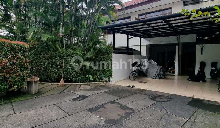 Rumah hunian Bangunan 2 lantai dekat kemang raya