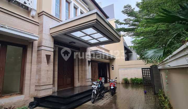 Modern Minimalis house di Pondok indah Jakarta Selatan 