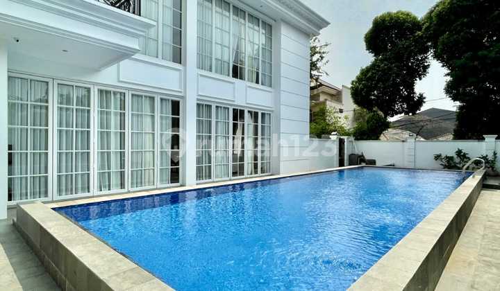 Rumah mewah design classic cempaka putih 2