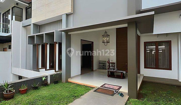 Rumah mewah ada rooftop dekat mrt lebak bulus 2