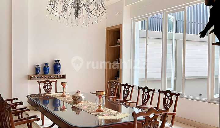 Luxury house with rooftop near Lebak Bulus MRT 2