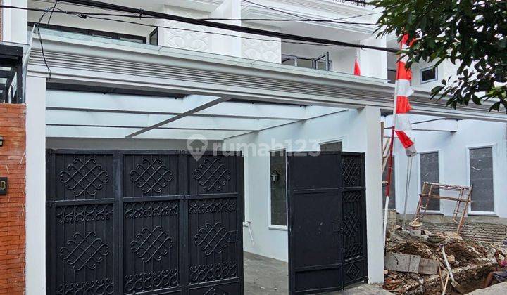 Rumah baru ada kolam renang Dekat Pondok Indah  2