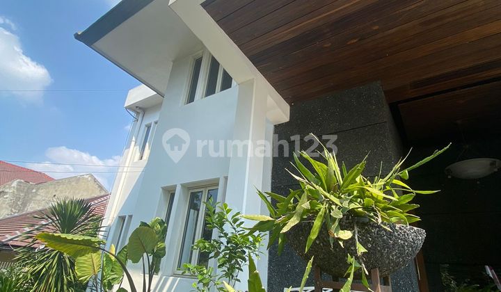 Rumah bagus Best location Kebayoran Baru Jakarta Selatan 