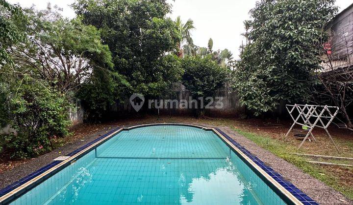 Rumah terawat murah di kemang Jakarta Selatan  1