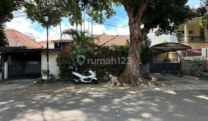 Rumah Lama Dalam Kompleks Kebayoran Baru Blok M 1