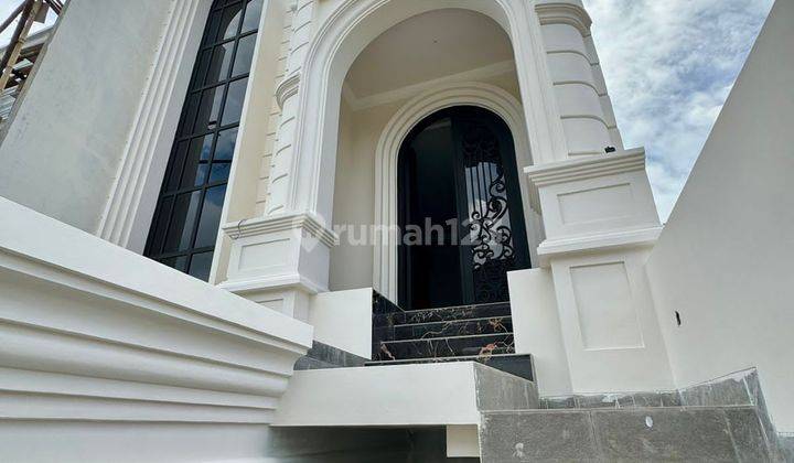 Brand new house design classic Jakarta Selatan  1