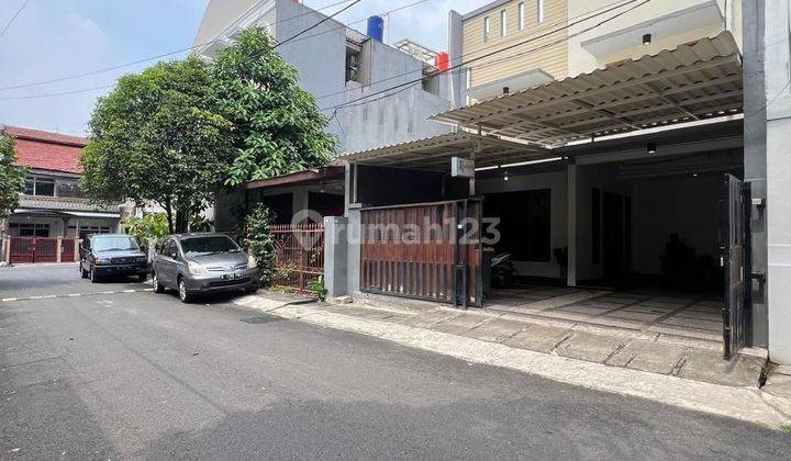 Rumah 2 Lantai di Bendungan hilir Jakarta Pusat  1