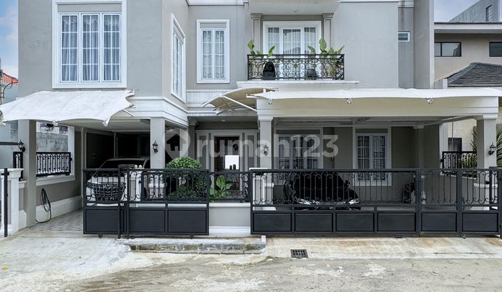 Rumah mewah classic dalam kompleks Jagakarsa 