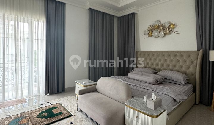 Rumah mewah classic dalam kompleks Jagakarsa  2
