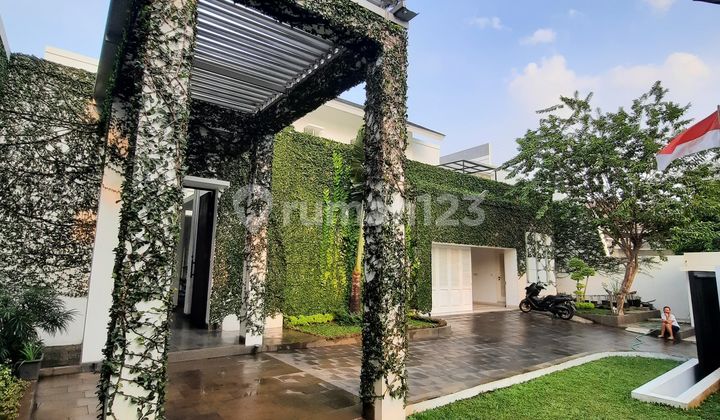 Modern house private pool Cipete gaharu bdn area