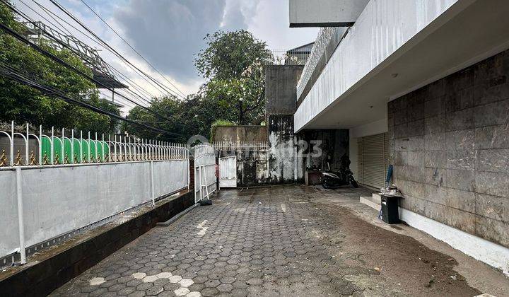 Rumah Bangunan 2 lantai layak huni Kebayoran Baru  2