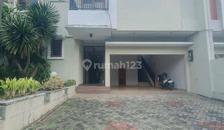 Rumah Sewa Private Pool Dekat Super Market Kemang 1