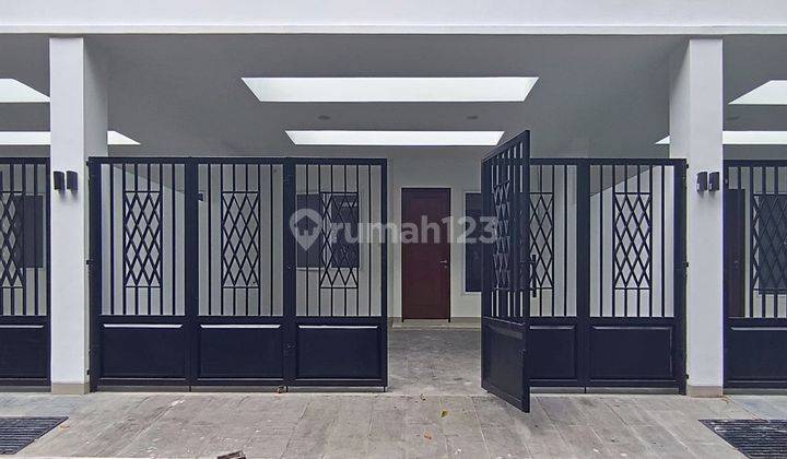 Rumah baru dalam kompleks di Pasar minggu Jakarta Selatan  2