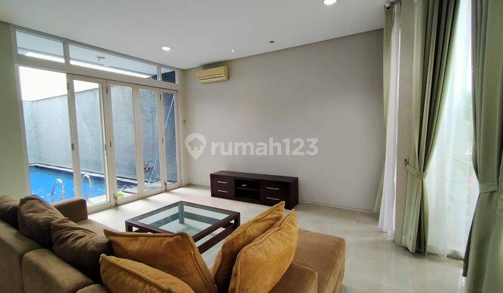 Townhouse Modern tropis dan asri di Kemang 2