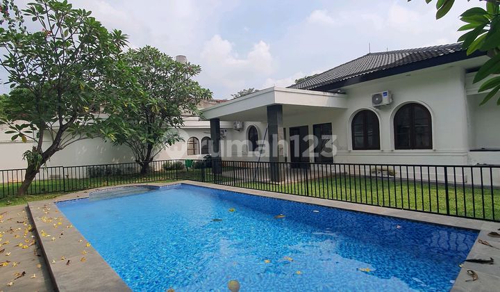 Rumah Halaman Luas Dengan Private Pool Kemang Dalam 