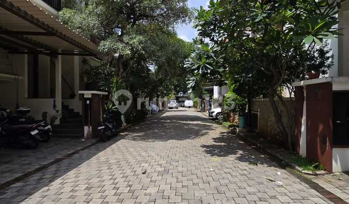 Townhouse Modern Minimalis Pejaten Barat 2