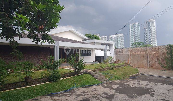 Rumah Lingkungan Asri Parkiran 12 Mobil Kemang  1