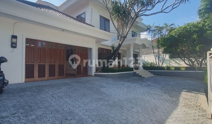 Rumah Mewah Halaman Sangat Luas Area Kemang Dalam