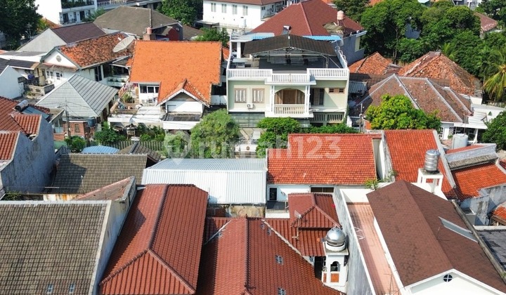 Hunian Strategis Rumah Terawat Dekat Dengan Menteng  2