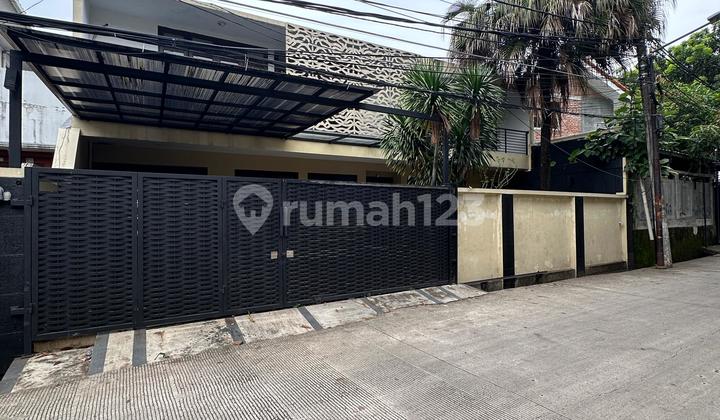 Rumah 2 Lantai Luas Tanah 361 M2 Private Pool Di Pejaten Barat Rumah 2 Lantai Luas Tanah 361 M2 Private Pool Di Pejaten Barat