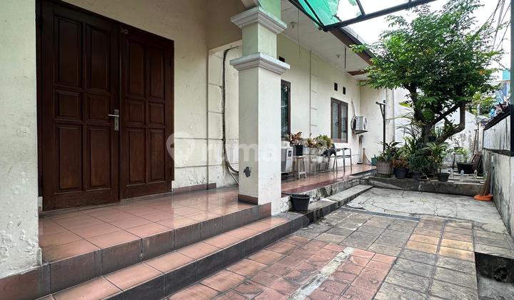 Rumah Hunian Asri Dekat Pasar Tebet Barat 2