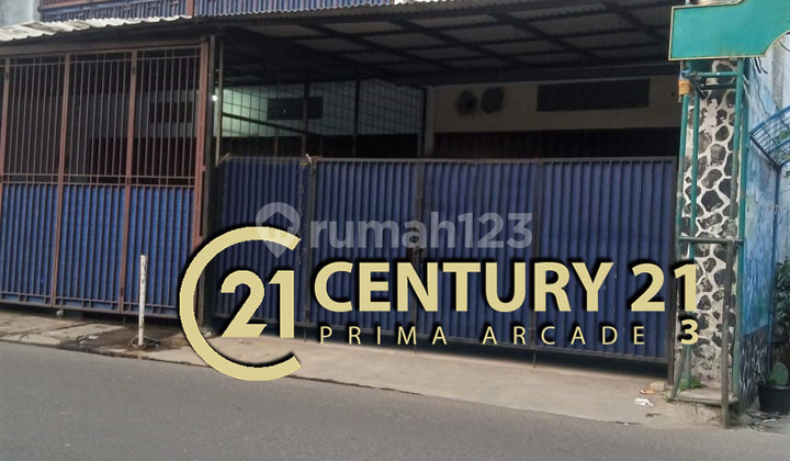 For sale 2-story shop house in Ciputat market 2