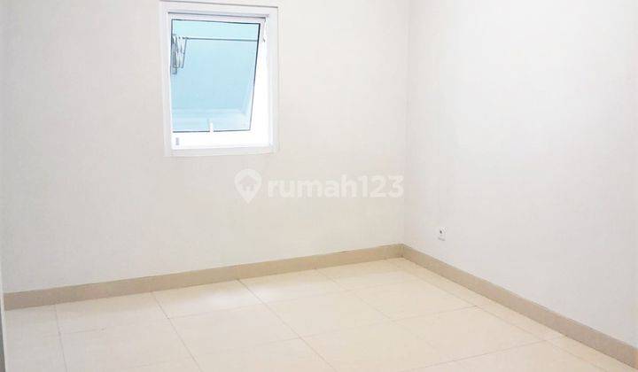 Rumah 2,5 Lt dalam cluster di serpong 2