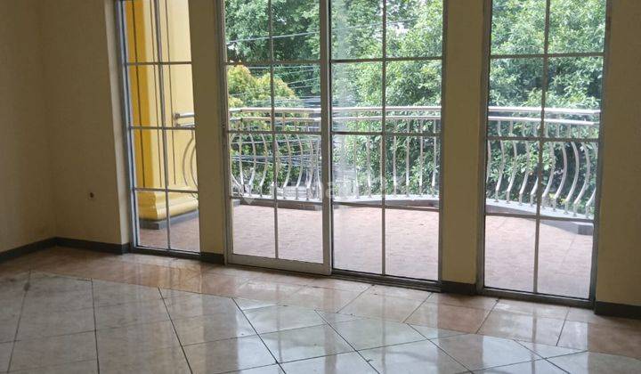 Disewakan rumah kantor 3 lantai di tebet  2