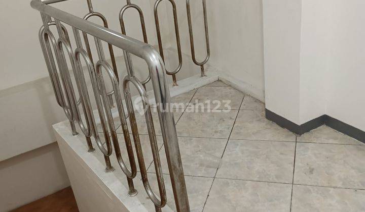 Disewakan rumah kantor 3 lantai di tebet  5