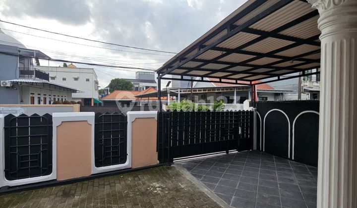 House for Yearly Rent in Cilandak Near Shopping Center House for Yearly Rent in Cilandak Near Shopping Center