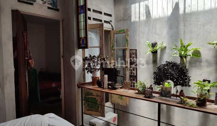 Dijual Rumah Vintage Style 2 Lantai di Tanah Kusir Kebayoran Lama 2