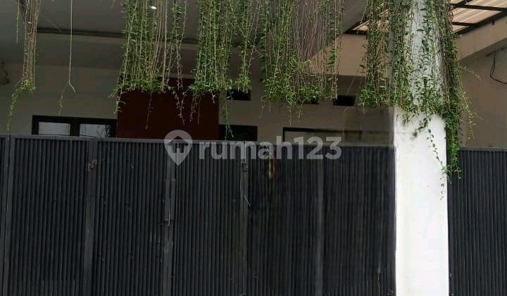 Disewakan Rumah di Dekat St Jurangmangu Bintaro Disewakan Rumah di Dekat St Jurangmangu Bintaro