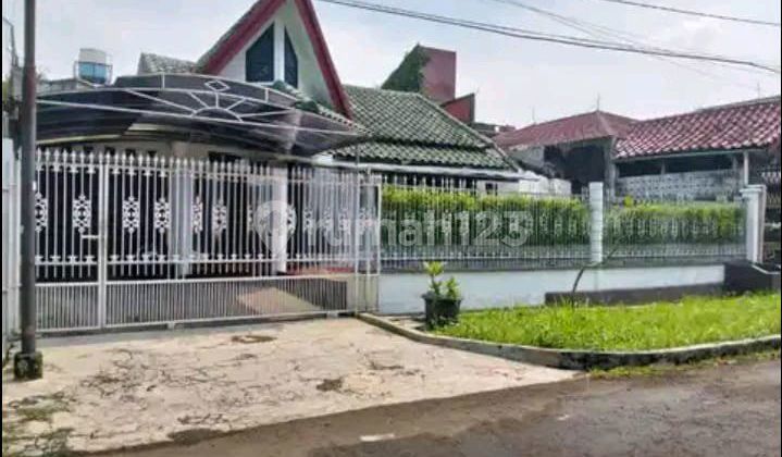 Disewakan Rumah di Cinere Depok Disewakan Rumah di Cinere Depok