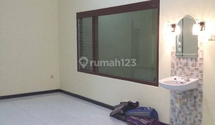 Rumah 1.5 lantai disewakan bersih  5