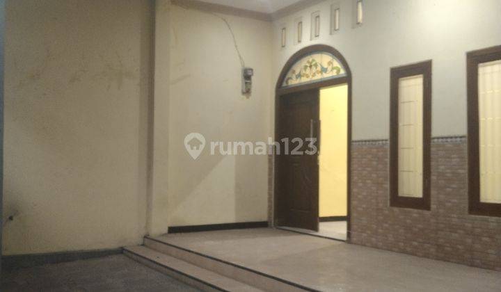 Disewakan rumah 1lantai tengah kota di Ngagel madya  3