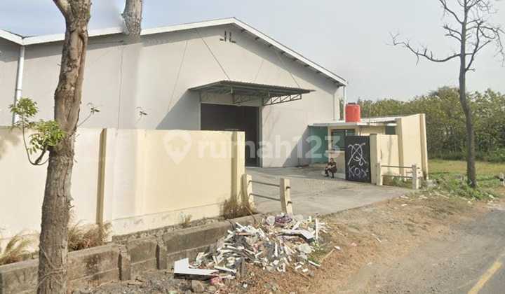 For Sale: 4 Side-by-Side Warehouses in Sukomoro Nganjuk, Container Accessible, Suitable for Industry. For Sale: 4 Side-by-Side Warehouses in Sukomoro Nganjuk, Container Accessible, Suitable for Industry.