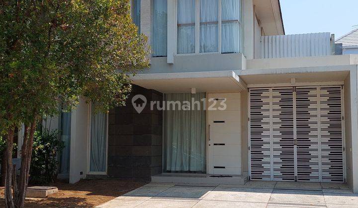 Sewa Rumah The Mansion Pakuwon Indah Semi Furnish Bagus Siap Huni Hadap Selatan 1