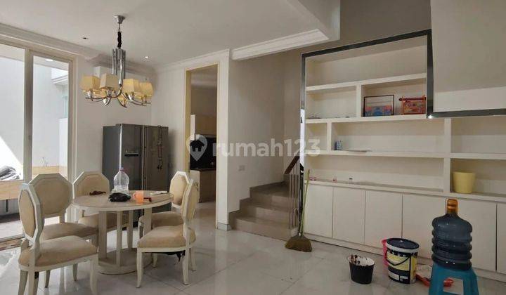 Sewa Rumah La Ritz Embassy Pakuwon Indah Semi Furnish Kamar Banyak Siap Huni Terawat Murah Jarang Ada 1