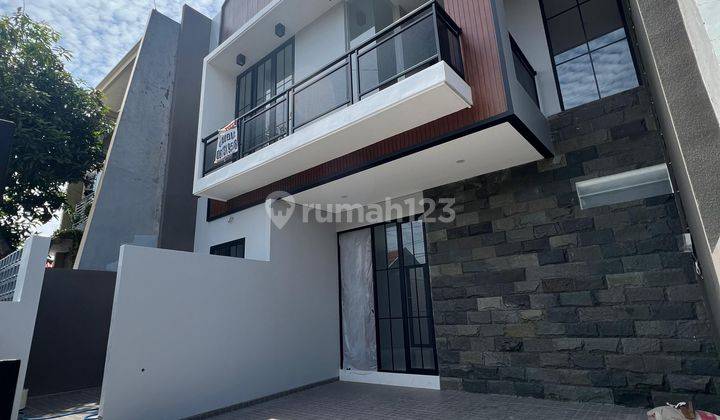 Jual Rumah Darmo Baru Barat 2 Lantai Baru Gress Lebar 8 Hadap Timur Laut Sudah Shm 1