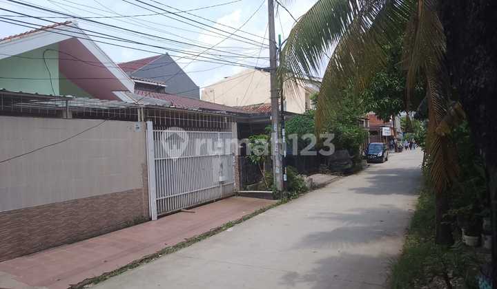 Rumah Luas Dekat Area Bintaro, Tangerang Selatan