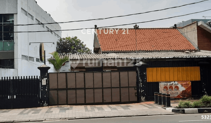 Dijual Rumah Komersil Lokasi Strategis di Kebayoran Baru Jaksel