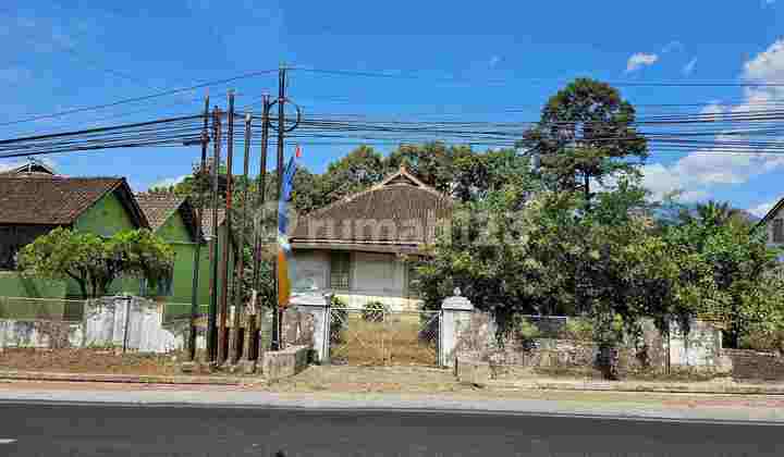 Classic Old House on Tampingan Highway, Boja