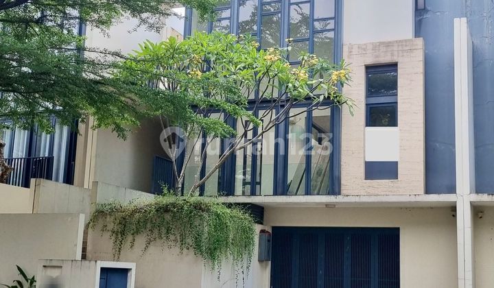 Rumah Mewah 2 Lantai di Nava Park Lancewood Bsd City, Tangerang Rumah Mewah 2 Lantai di Nava Park Lancewood Bsd City, Tangerang