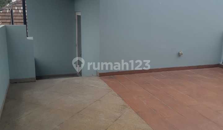 House in PHG Aquamarine Gading Serpong, well-maintained, exclusive, and nice. 2