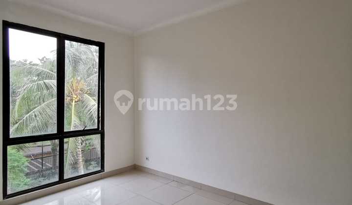 Two-Story Renovated House in The Avani Chadna BSD, Tangerang 2