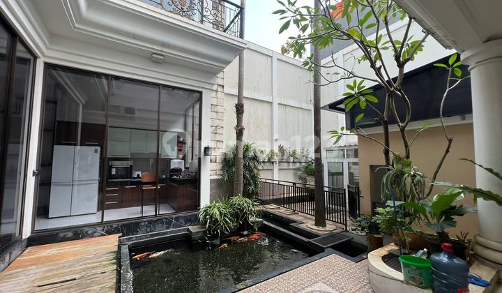 Rumah Sudah Renovasi di Crown, Tangerang