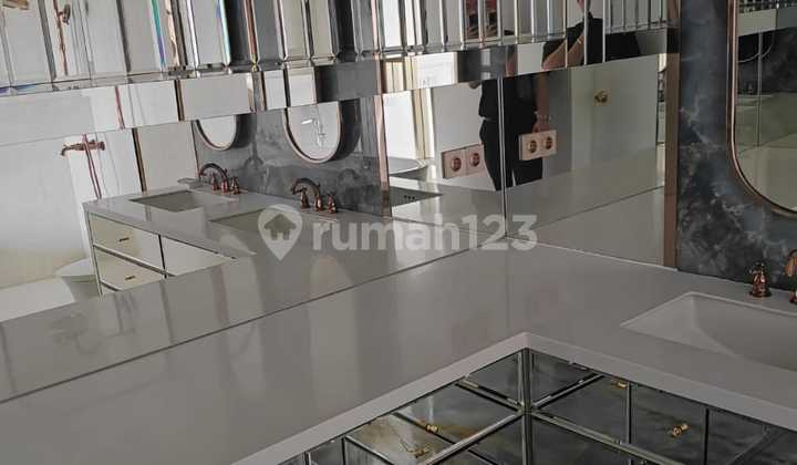 For Sale Semi-Furnished Luxury Hook House Jadeite BSD 2