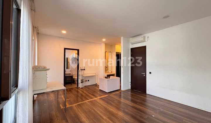 Rumah Rapih Nyaman Strategis Amata Mozia Bsd City