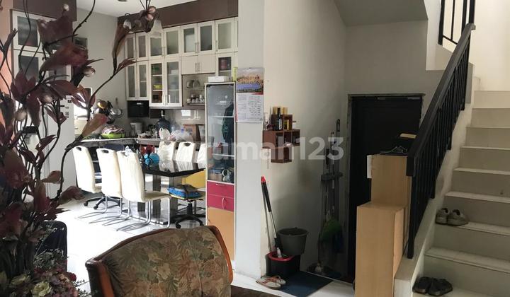 Comfortable Neat House Already Furnished Precious Eminent Bsd City