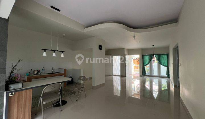 Dijual rumah bagus rapih siap huni Jl Pane Cideng Jakarta Pusat
 1